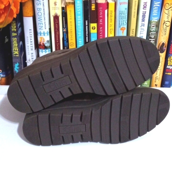 CLIFFS BY WHITE MOUNTAIN BROWN  WEDGE HEEL ANKLE BOOTS SIZE 6 NWT - Picture 6 of 9